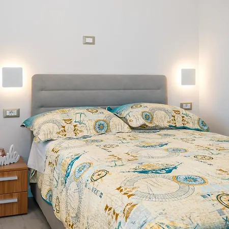 Apartment Lake Silence