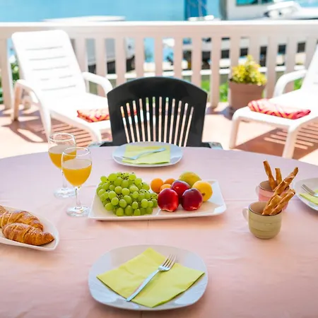 Apartment Apartment Lake Silence