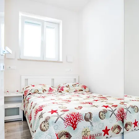 Apartment Lake Silence *