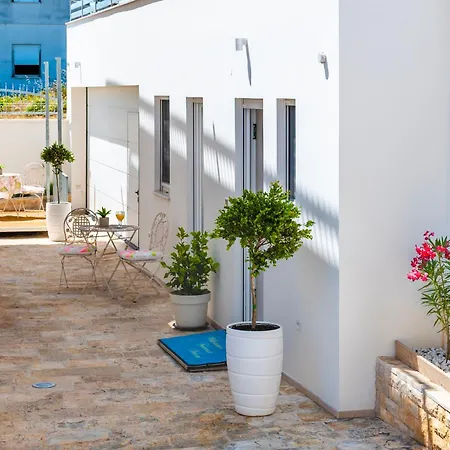 Apartment Lake Silence *