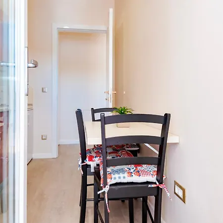 Apartment Lake Silence *