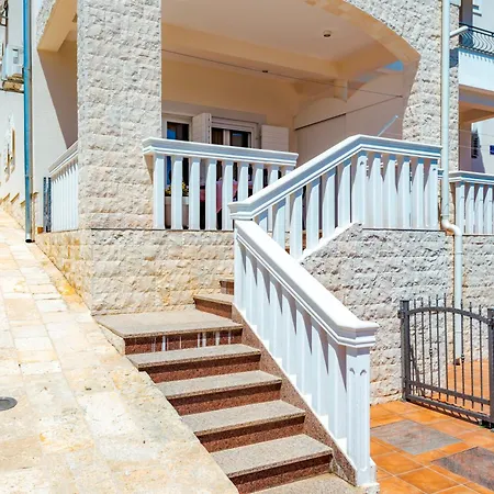 Apartment Lake Silence