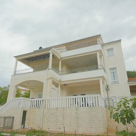 Apartment Apartment Lake Silence *