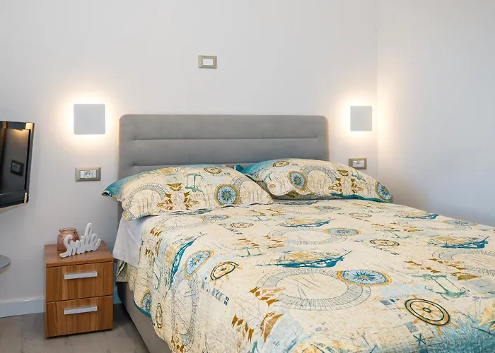 Apartment Lake Silence