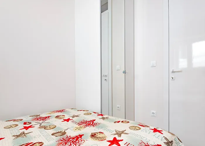 Apartment Lake Silence *