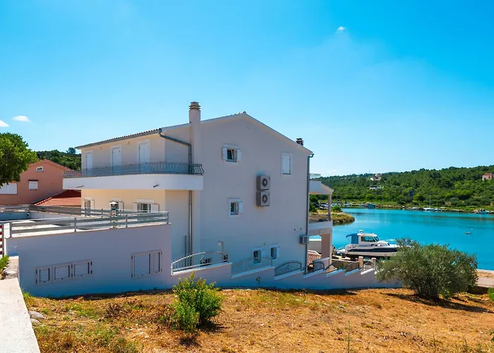 Apartment Lake Silence