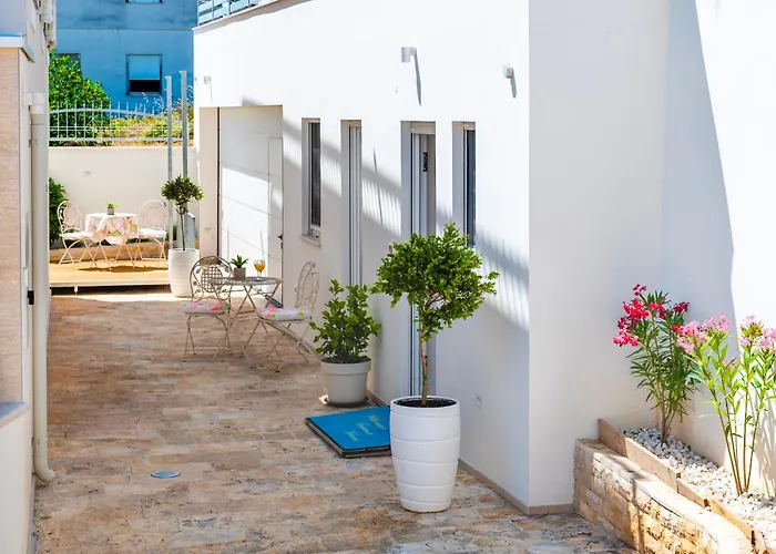 Apartment Lake Silence *