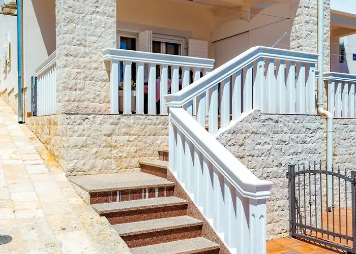 Apartment Lake Silence